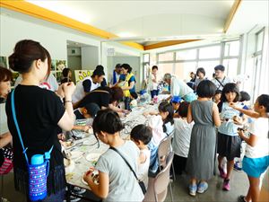 自然素材で工作体験